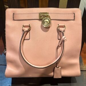 MICHAEL KORS HAMILTON LARGE PINK BALLET SAFFIANO GOLD LEATHER TOTE BAG